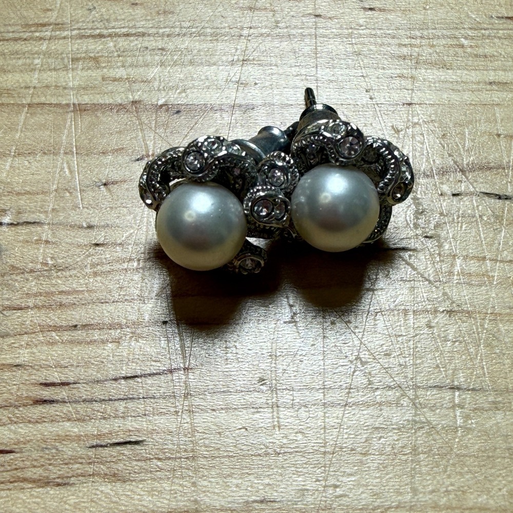 Nadri Flower Stud Earrings Silver Pearl Floral Crystal Classic Elegant - Picture 13 of 13